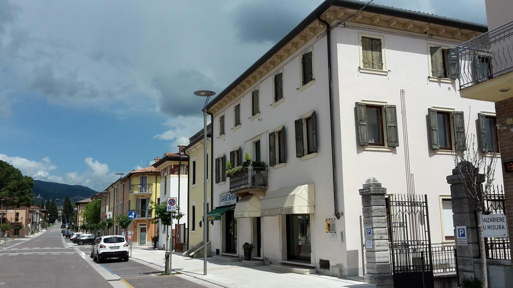 Aurora Appartamenti - A 150M Dall Ospedale Sacro Cuore Negrar Exterior photo